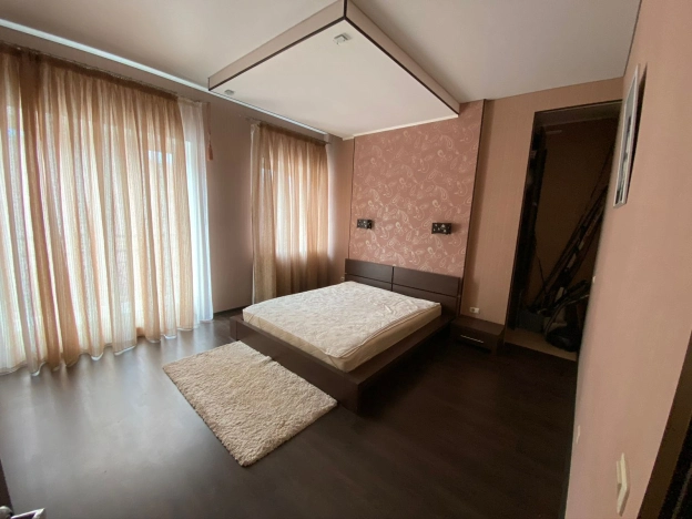 Купить трехкомнатную квартиру в Микрорайоне 5-й в Вологде. Вариант № 8673, 5, площадь -  квм, цена 17380000 рублей