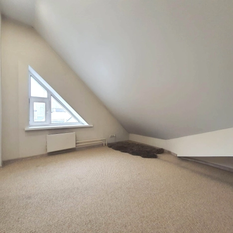 Купить трехкомнатную квартиру в Новосибирске. Вариант № 6696335, 15, площадь -  квм, цена 10700000 рублей