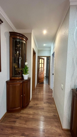 Купить двухкомнатную квартиру в Омске. Вариант № 7783882, 4, площадь -  квм, цена 6400000 рублей