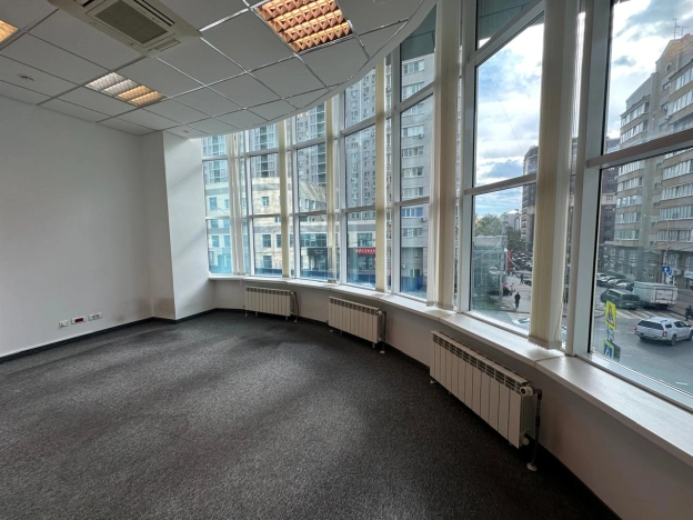 Снять коммерческую недвижимость в Ростове-на-Дону. Вариант № 8109607, 7, площадь -  квм, цена 350000 рублей