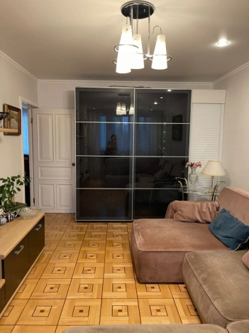 Купить многокомнатную квартиру в районе Филёвский Парк в Москве. Вариант № 2503577, 3, площадь -  квм, цена 20000000 рублей