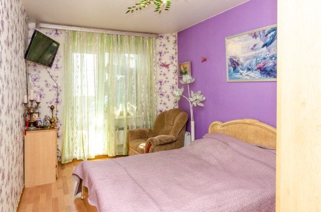 Купить трехкомнатную квартиру в районе Калининский в Новосибирске. Вариант № 29381, 21, площадь -  квм, цена 6500000 рублей