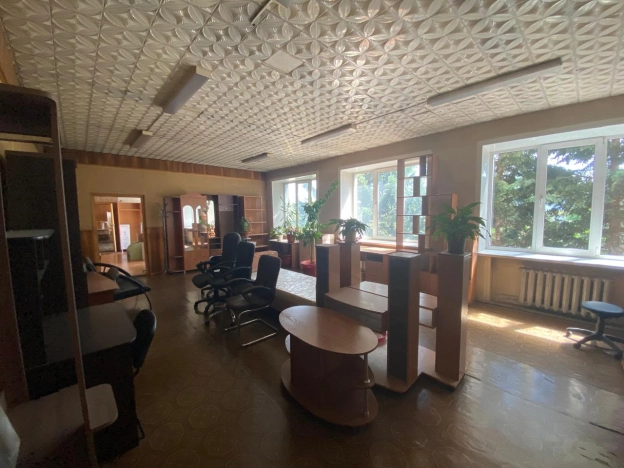 Купить коммерческую недвижимость в Бийске. Вариант № 11153, 12, площадь - квм, цена 18000000 рублей