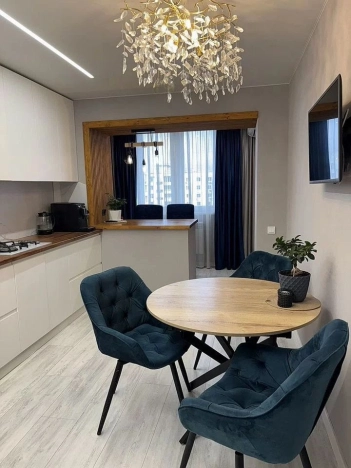 Купить трехкомнатную квартиру в Ростовской области. Вариант № 7590424, 0, площадь -  квм, цена 12800000 рублей