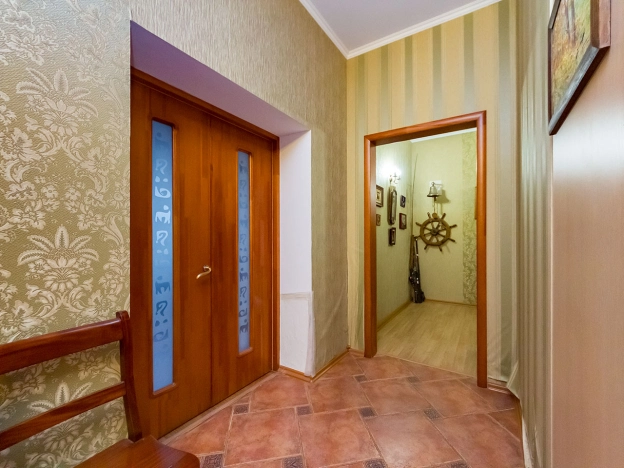 Купить четырехкомнатную квартиру в Калининграде. Вариант № 20211, 8, площадь -  квм, цена 20000000 рублей