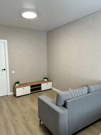 Купить однокомнатную квартиру в районе Кировский в Ростове-на-Дону. Вариант № 3646623, 4, площадь -  квм, цена 8950000 рублей