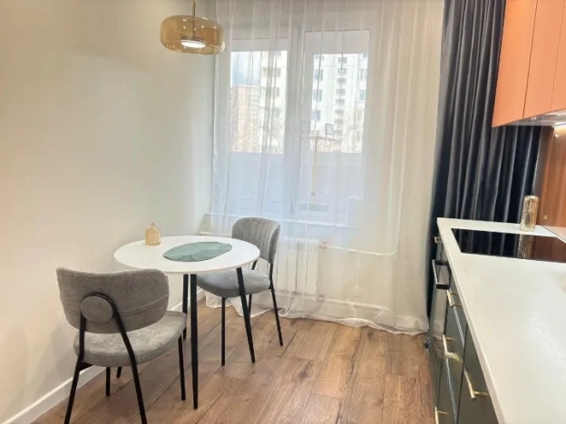 Купить квартиру в Москве. Вариант № 10438330, 13, площадь -  квм, цена 18490000 рублей