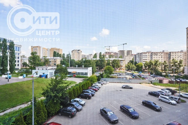 Купить четырехкомнатную квартиру в Воронеже. Вариант № 276585, 28, площадь - квм, цена 20250000 рублей