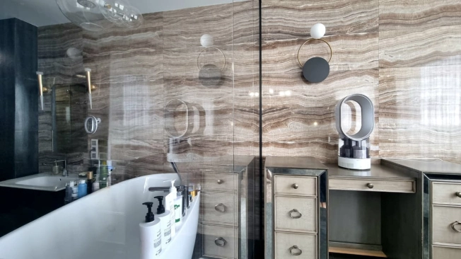 Купить трехкомнатную квартиру в Ростовской области. Вариант № 8760875, 20, площадь -  квм, цена 36500000 рублей