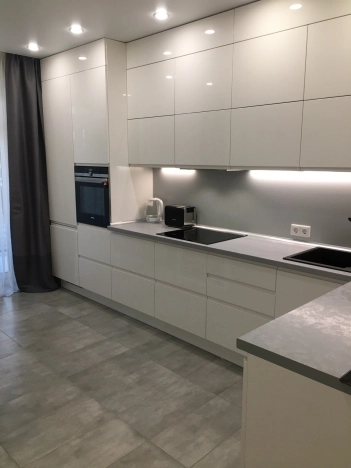 Купить трехкомнатную квартиру в Сыктывкаре. Вариант № 11061, 30, площадь -  квм, цена 17000000 рублей