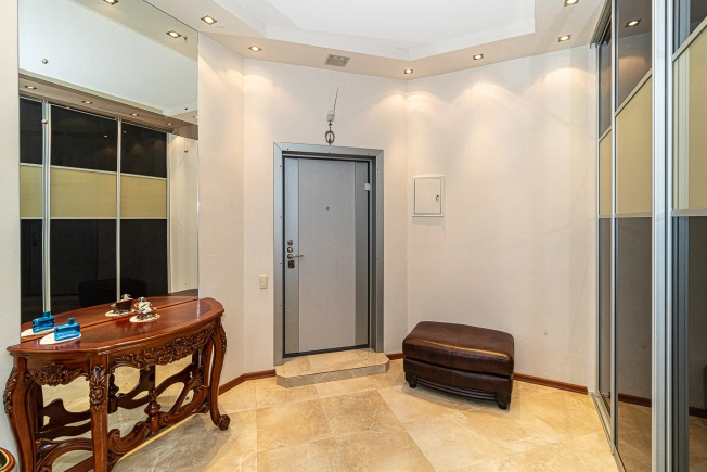 Купить квартиру на улице Октябрьский проспект в Владимире. Вариант № 1222, 41, площадь -  квм, цена 25000000 рублей