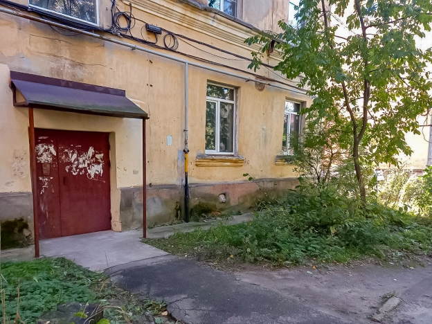 Купить четырехкомнатную квартиру в Республике Карелия. Вариант № 5921824, 6, площадь -  квм, цена 1800000 рублей