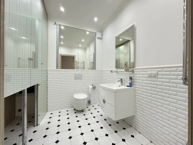 Купить четырехкомнатную квартиру в районе Сокол в Москве. Вариант № 32658, 15, площадь -  квм, цена 40000000 рублей