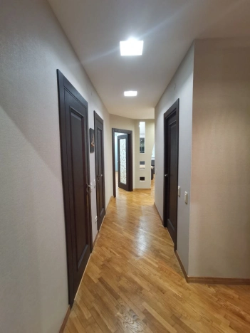 Купить трехкомнатную квартиру в Сыктывкаре. Вариант № 11228, 21, площадь -  квм, цена 13400000 рублей