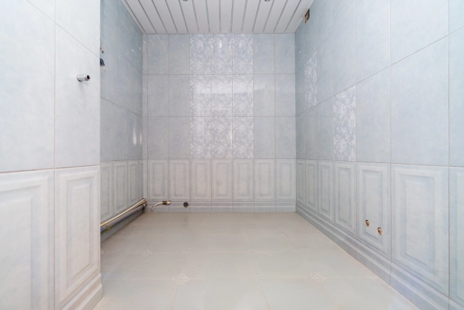 Купить трехкомнатную квартиру в Рязанской области. Вариант № 9163255, 8, площадь -  квм, цена 10300000 рублей