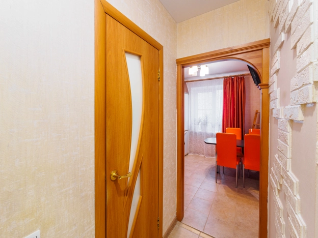 Купить двухкомнатную квартиру на улице Пригородная в Омске. Вариант № 16623, 9, площадь -  квм, цена 7350000 рублей