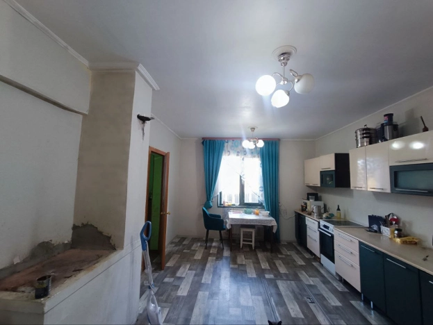 Купить дом на улице Административная в Иркутской области. Вариант № 7893650, 2, площадь -  квм, цена 5800000 рублей