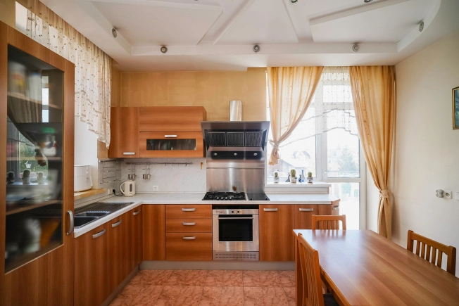 Купить дом в Микрорайоне Порт-Артур в Омске. Вариант № 6134669, 16, площадь -  квм, цена 60000000 рублей