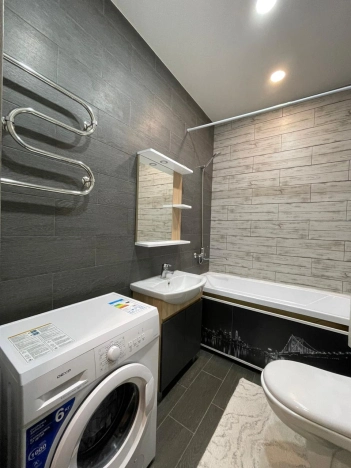 Купить однокомнатную квартиру на вторичке в районе Октябрьский в Новосибирске. Вариант № 7844590, 7, площадь -  квм, цена 8499000 рублей