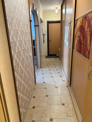 Купить трехкомнатную квартиру в Новосибирской области. Вариант № 8040897, 9, площадь -  квм, цена 8800000 рублей