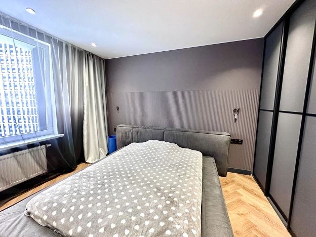 Купить квартиру на вторичке в Москве. Вариант № 9946570, 18, площадь -  квм, цена 23500000 рублей