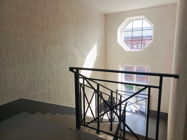 Купить квартиру со свободной планировкой на вторичке в Новосибирской области. Вариант № 3867823, 8, площадь -  квм, цена 4450000 рублей