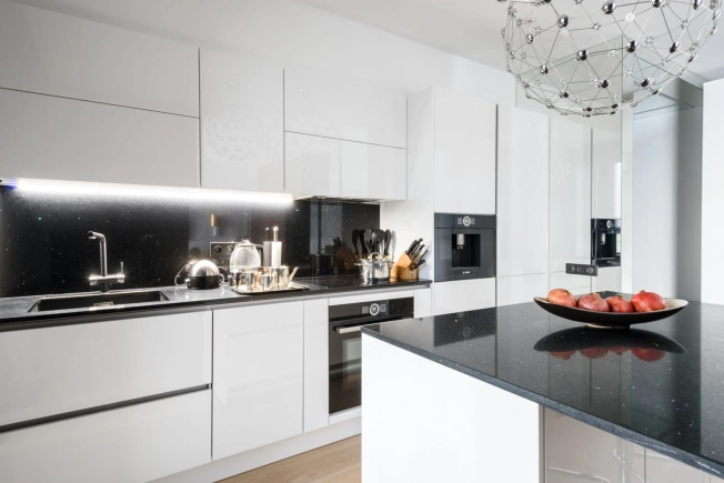 Снять квартиру в Зеленоградске. Вариант № 10198, 4, площадь -  квм, цена 180000 рублей