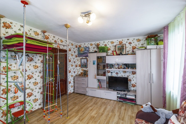 Купить четырехкомнатную квартиру в Омске. Вариант № 22023, 4, площадь -  квм, цена 11450000 рублей