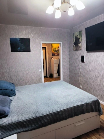 Купить квартиру в районе Первомайский в Новосибирске. Вариант № 10806896, 3, площадь - квм, цена 5600000 рублей