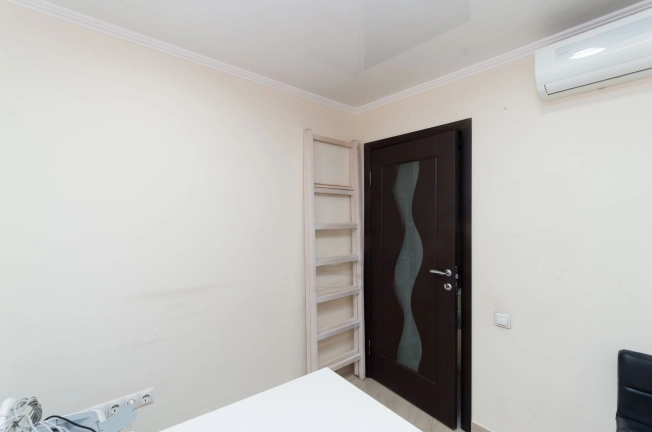 Снять коммерческую недвижимость в Тобольске. Вариант № 5492, 25, площадь -  квм, цена 150000 рублей