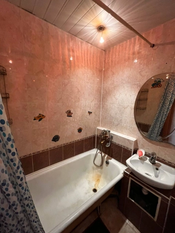 Купить квартиру на вторичке в Иркутске. Вариант № 7627345, 15, площадь -  квм, цена 4150000 рублей