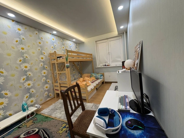 Купить однокомнатную квартиру на улице 17-я линия Васильевского острова в Санкт-Петербурге. Вариант № 9907367, 27, площадь -  квм, цена 6900000 рублей