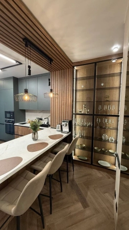 Купить квартиру в Москве. Вариант № 10625358, 9, площадь -  квм, цена 50000000 рублей