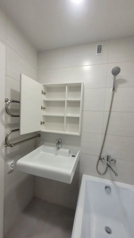 Снять квартиру в районе Калининский в Новосибирске. Вариант № 9499244, 10, площадь -  квм, цена 32000 рублей