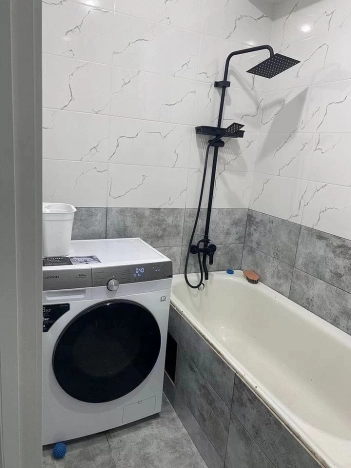 Купить двухкомнатную квартиру на улице Батумское шоссе в Краснодарском крае. Вариант № 34725, 4, площадь -  квм, цена 5450000 рублей