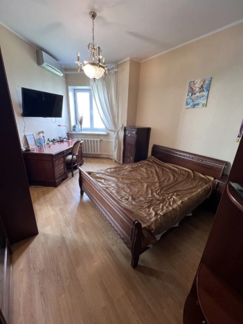 Купить квартиру в Москве. Вариант № 6159884, 18, площадь -  квм, цена 36000000 рублей