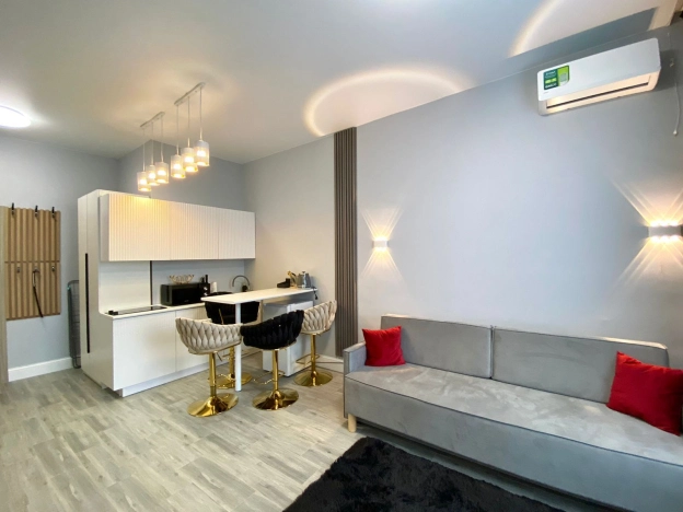 Купить квартиру в Москве. Вариант № 8425498, 40, площадь -  квм, цена 30000000 рублей