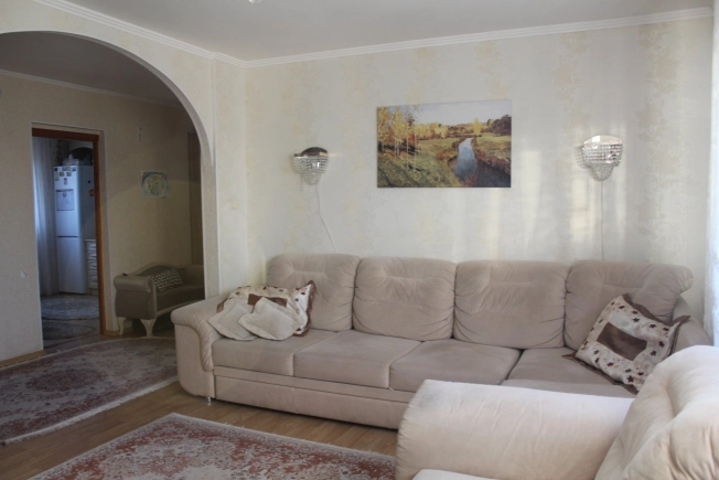 Купить дом в Микрорайоне Восточный, Тобольск в Тобольске. Вариант № 19058, 3, площадь -  квм, цена 10500000 рублей