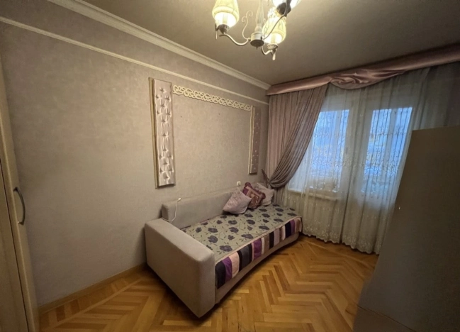 Купить трехкомнатную квартиру в Ростовской области. Вариант № 9259264, 6, площадь -  квм, цена 8400000 рублей