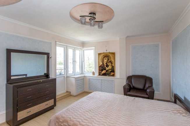 Купить трехкомнатную квартиру на вторичке в районе Фрунзенский в Владимире. Вариант № 10621, 8, площадь -  квм, цена 8700000 рублей