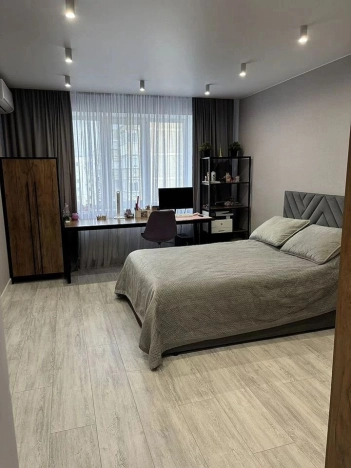 Купить трехкомнатную квартиру в Ростовской области. Вариант № 7590424, 9, площадь -  квм, цена 12800000 рублей