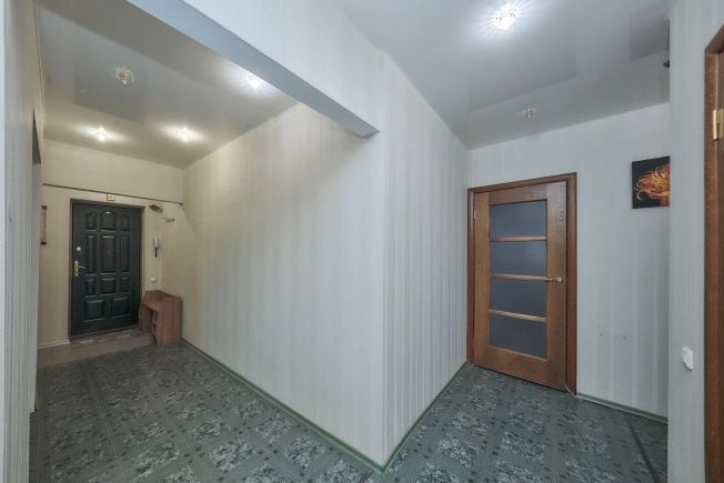 Купить четырехкомнатную квартиру в Рязани. Вариант № 10214745, 3, площадь -  квм, цена 5250000 рублей