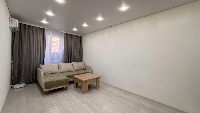 Купить двухкомнатную квартиру в Старом Осколе. Вариант № 6735157, 1, площадь -  квм, цена 3900000 рублей