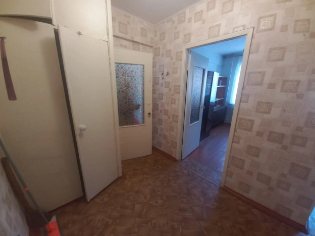 Купить трехкомнатную квартиру на вторичке в Микрорайоне 6А, Ангарск в Ангарске. Вариант № 33537, 10, площадь -  квм, цена 3950000 рублей