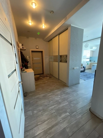 Купить двухкомнатную квартиру у метро Октябрьская в Новосибирске. Вариант № 15388, 7, площадь -  квм, цена 13700000 рублей