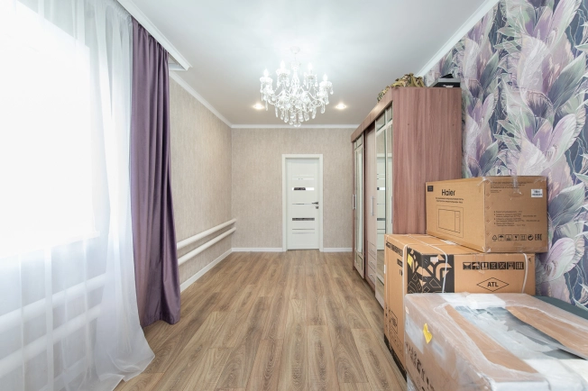 Купить четырехкомнатную квартиру в Челябинской области. Вариант № 3458188, 2, площадь -  квм, цена 3000000 рублей