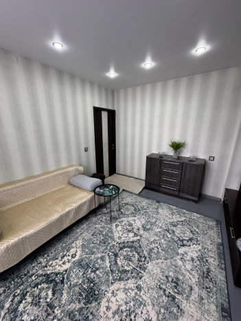 Купить однокомнатную квартиру на вторичке в Ростовской области. Вариант № 34587, 1, площадь -  квм, цена 1390000 рублей