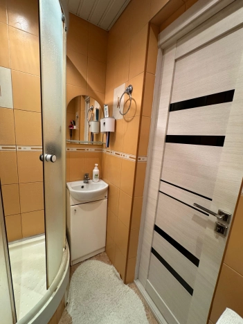 Купить однокомнатную квартиру на улице Серафимовича в Новосибирске. Вариант № 4014985, 17, площадь -  квм, цена 3700000 рублей