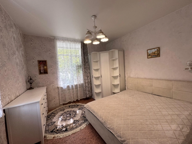 Купить трехкомнатную квартиру в районе Ленинский в Новосибирске. Вариант № 2476453, 26, площадь -  квм, цена 7990000 рублей