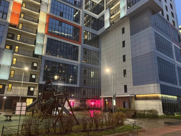 Купить однокомнатную квартиру в Санкт-Петербурге. Вариант № 9810437, 16, площадь -  квм, цена 7700000 рублей